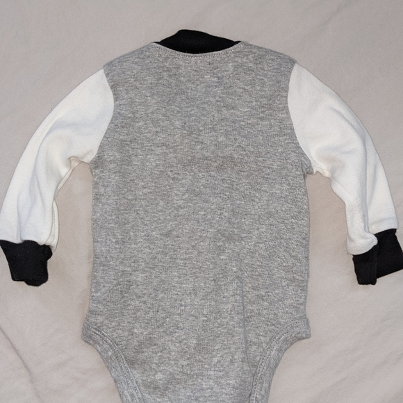 Carter's bodysuit 3 months - Picture 2 of 3